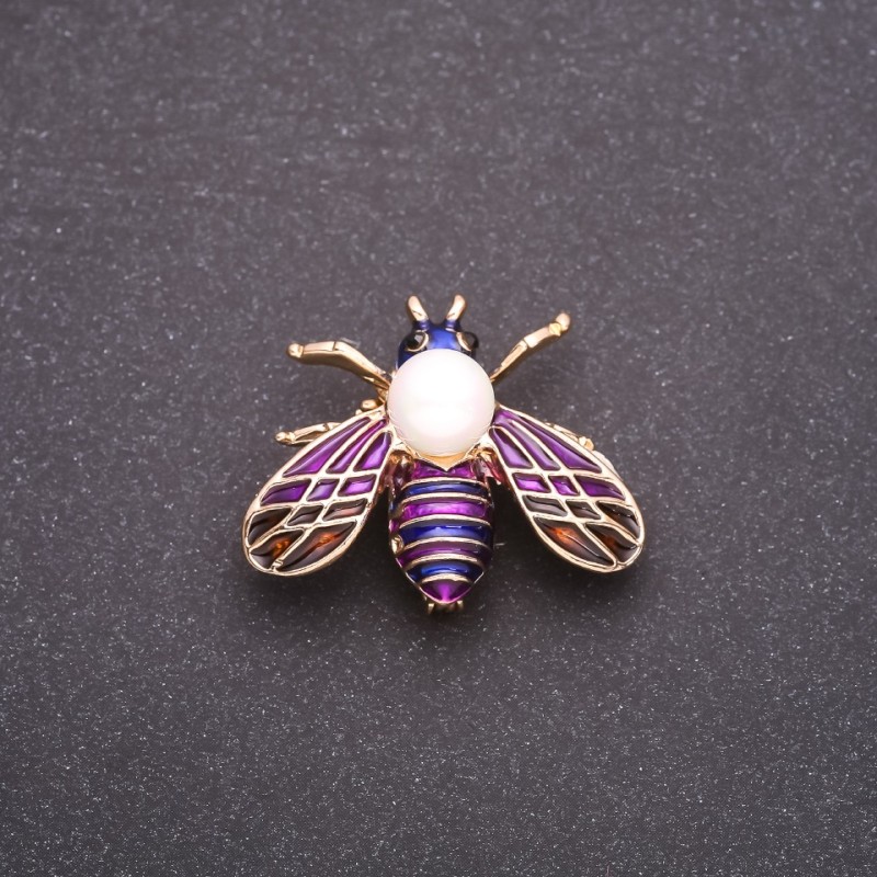 סיכת פרפר אמייל סגול 33×28 מ״מ מתכת זהובה