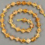 חרוזים על חוט מאבן טבעית ציטרין מחוספס בצורת יהלום d 9×8.5 מ״מ, אורך 39 ס״מ +/- (הוספת חרוזי זעירים 3×3 מ״מ)