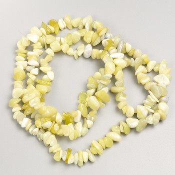 חרוזי אבן ג'יידייט בצורת חתיכות על חוט ארוך d 7-10×3-5 מ״מ, אורך 80 ס״מ+