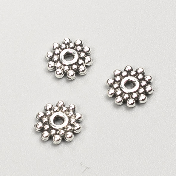 אביזרי חרוז-הכנסה, בקוטר 8×2 mm, אריזה 20 גרם, 55 יחידות ± צבע מתכת "כסוף"