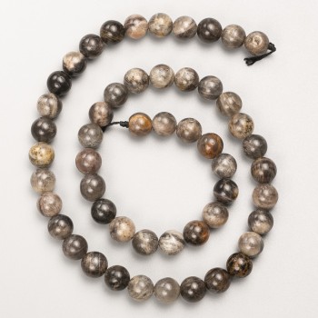 חרוזי אבן השמש טבעיים חלקים על חוט, קוטר 7.5 מ״מ ±, אורך 39 ס״מ ±