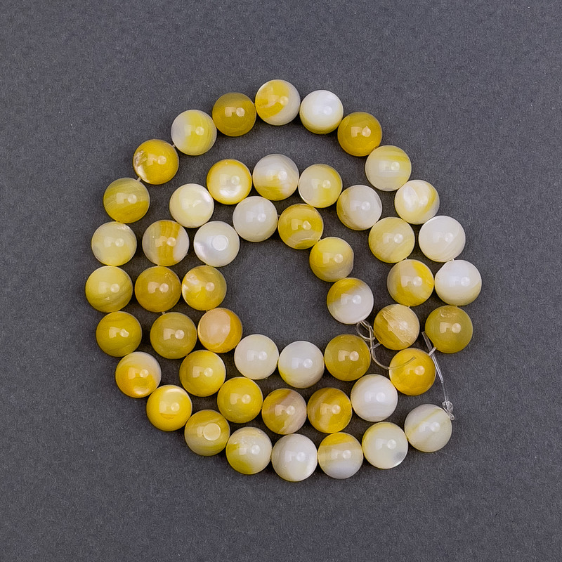 חרוזי פרלאמוטר צהובים, כדור חלק, קוטר 8mm±, אורך 39 cm± על החוט
