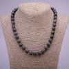 שרשרת מאבן לברדוריט טבעית – כדור חלק בקוטר כ-10 מ״מ, אורך 45 ס״מ
