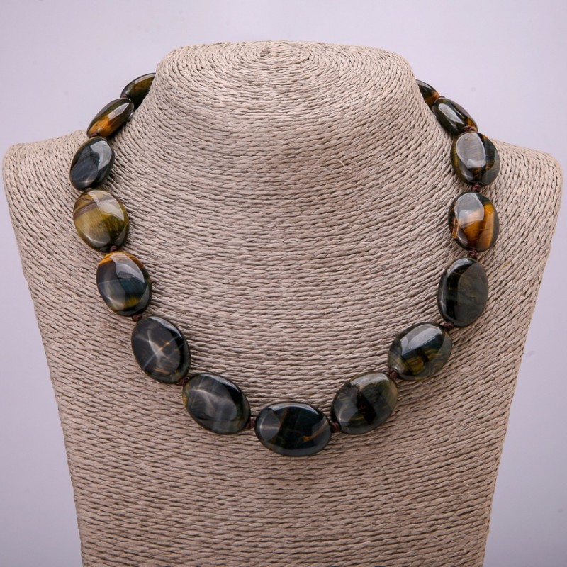 שרשרת חרוזי אבן טבעית 'עין הנשר', צורה אובלית 25×18 מ״מ, אורך 45 ס״מ +