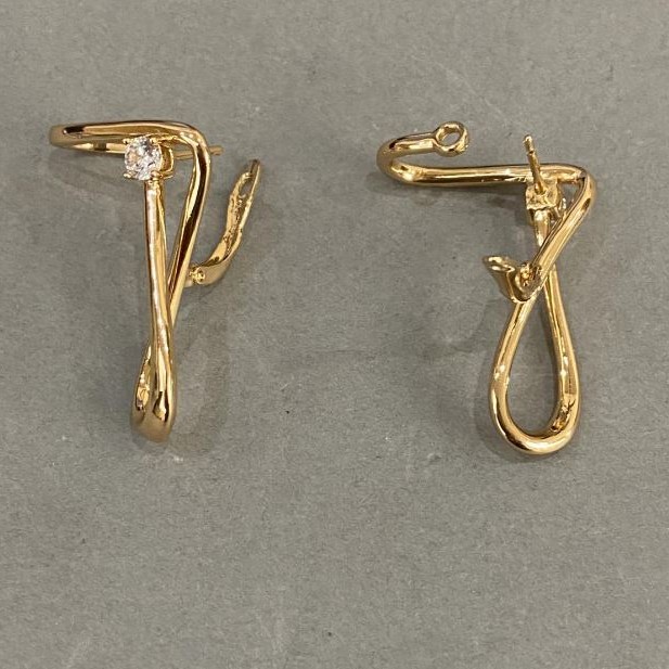 עגילים Xuping בזהב מצופה 18K עם אבני לבן 34×22 מ״מ+
