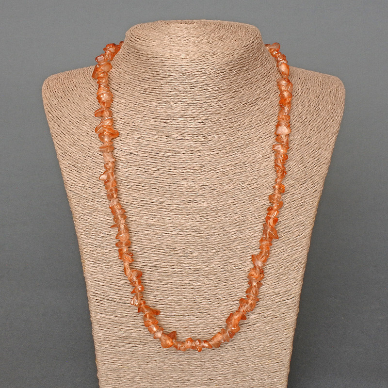 שרשרת קוורץ צבועה בגוון 8×4 מ״מ, אורך 57–62 ס״מ