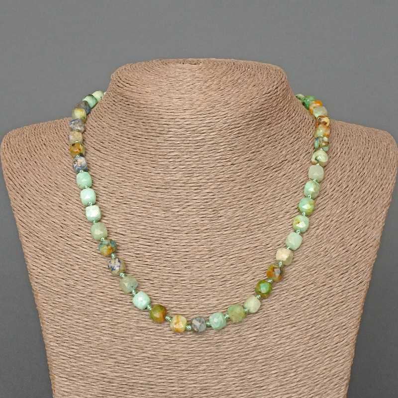 שרשרת חרוזי כריסוקולה לאזוריט טבעיים, קובייה מחוספסת, קוטר 7 מ״מ ±, אורך 50 ס״מ ±