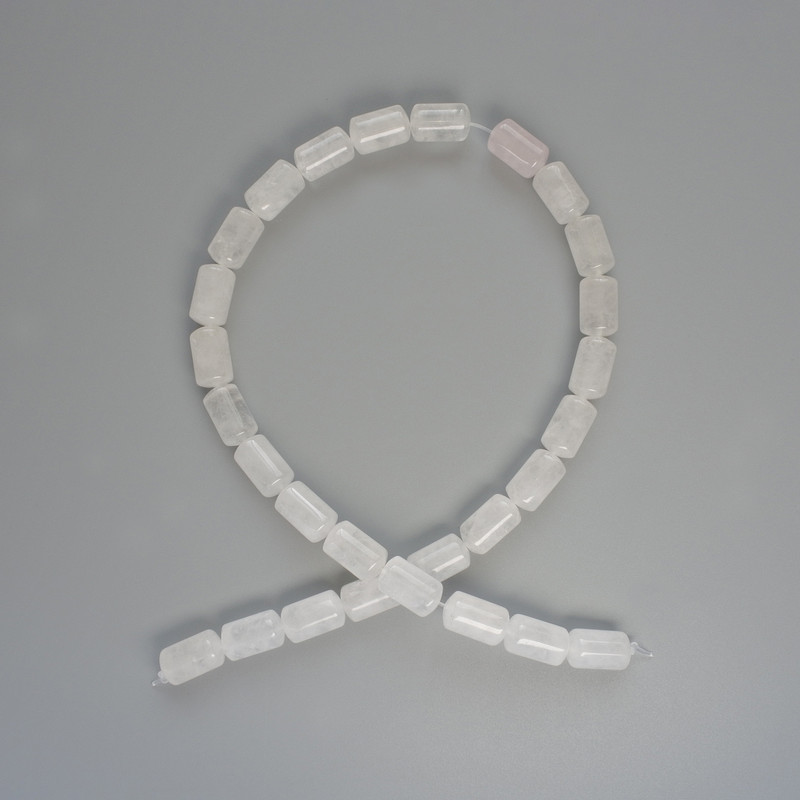 מניסים מקריסטל הררי – אבן טבעית בצורת צילינדר, קוטר 8×14 מ״מ, אורך 39 ס״מ על חוט