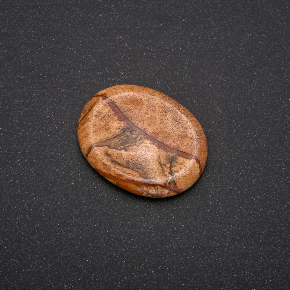 מסאז'ר-סקראבר לפנים מאבן טבעית – ג'ספר נופי 45, 5×35, 5 מ״מ