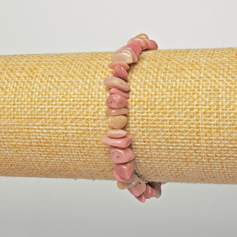 צמיד רודוניט טבעי – שבבי אבן בקוטר 6×4 מ״מ, אורך 18 ס״מ (אלסטי)