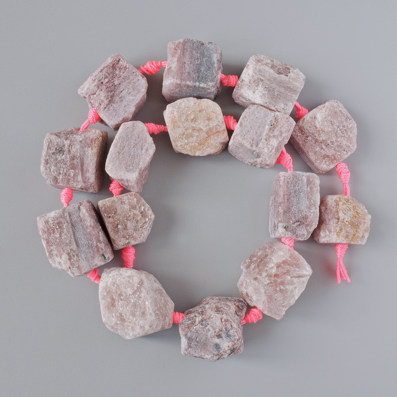 חרוזי לפידוליט לא מעובדים, אבן טבעית, קוטר 20×22 מ״מ, אורך 41 ס״מ על חוט