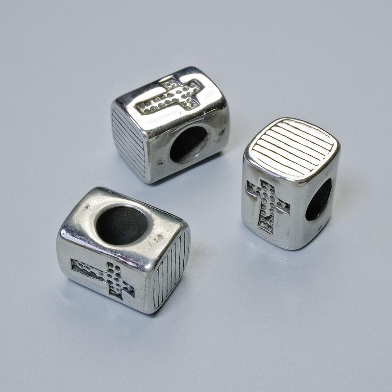 חרוז-התקן «צלב», קוטר 11×8,5 מ״מ, 5 מ״מ ±, פתח קוטר 4,8 מ״מ, צבע המתכת כסוף, 1 יח'