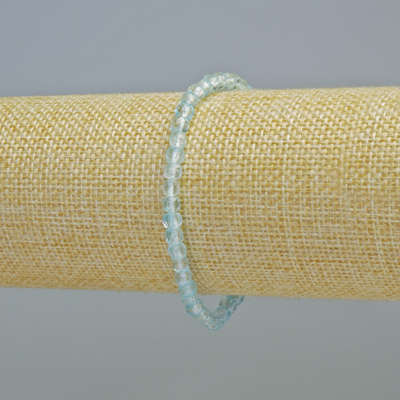 צמיד טופז טבעי – אבן מלוטשת בצורת קוביה, קוטר 4 מ״מ ± (אלסטי), אורך 18 ס״מ+