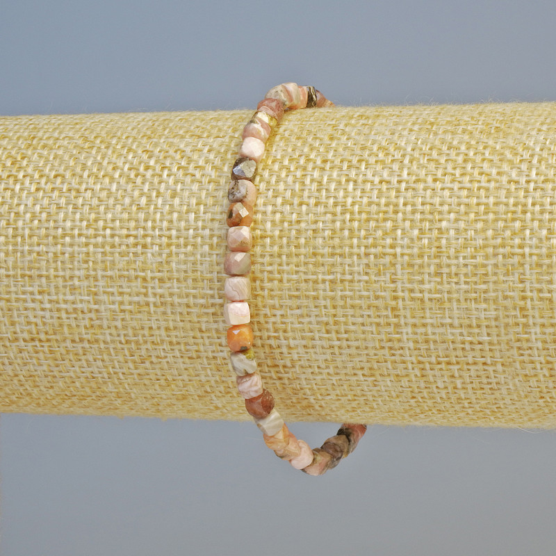 צמיד מרודוכרוזיט מאבן טבעית מחוספסת בצורת קוביה, קוטר 4 מ״מ ± (אלסטי), אורך 18 ס״מ+