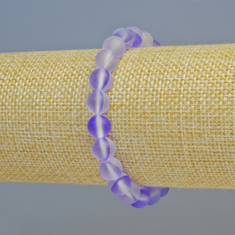 צמיד מזכוכית אופלית בגוון סגול מאט של המליאון, קוטר 8 מ״מ± (אלסטי), אורך 18 ס״מ+