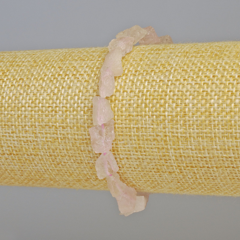 צמיד קוורץ ורוד טבעי, אבן מגולפת לא מעובדת, קוטר מ-8x10 עד 12x17 מ״מ +/- (סטרץ), אורך 18 ס״מ