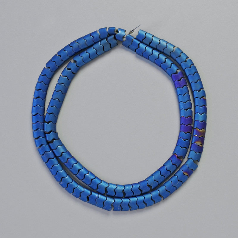 חרוזי המטיט בצורת נחש זיגזג בגלים, צבע כחול מט, קוטר 5×4×3 מ״מ ±, אורך 38 ס״מ ±, מחרוזת