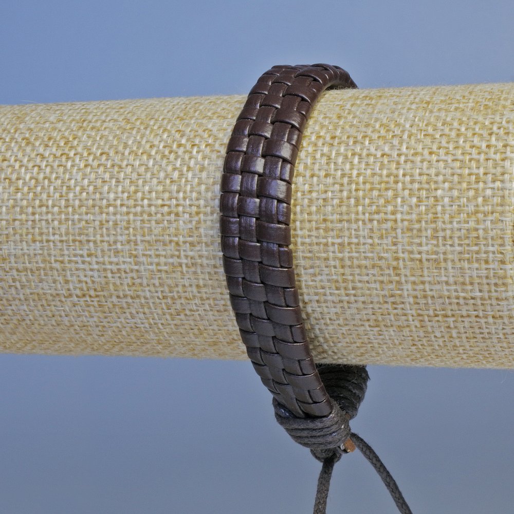 צמיד לגבר מעור אקולוגי חום, על מנגנון מתכוונן להיקף 18–24 ס"מ