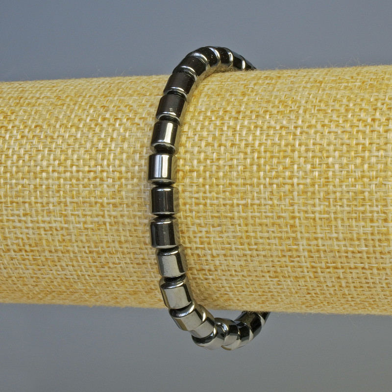 צמיד המטיט צינדרי בצבע שחור, קוטר 6×6 מ״מ ±, אורך 18 ס״מ ± אלסטי