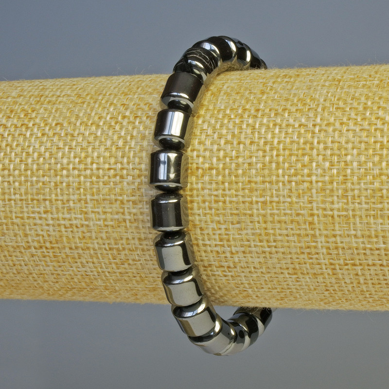 צמיד המטיט צילינדרי בצבע שחור, קוטר 8×8 מ״מ, אורך 18 ס״מ, סטרץ'