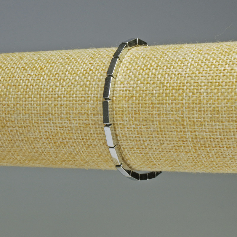 צמיד המטיט מלבן בצבע כסף, מידות 9×3 מ״מ, אורך 18 ס״מ, אלסטי