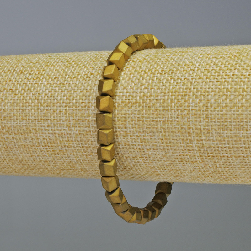 צמיד המטיט בצורות משושים בזיג-זג, צבע זהב מאט, קוטר 6×6 מ״מ, אורך 18 ס״מ, אלסטי