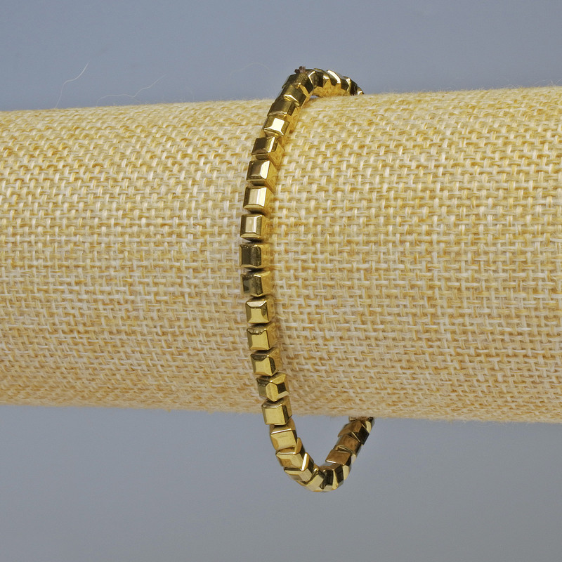 צמיד המטיט בגוון זהב כהה – קוביות 4 מ״מ, אורך 18 ס״מ, אלסטי