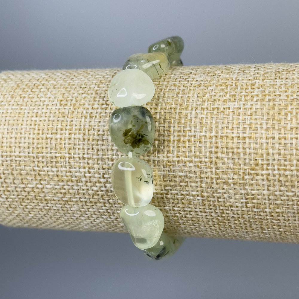 צמיד פרניט מלוטש, קוטר 14×12 מ״מ ±, אורך 18 ס״מ ± גמיש