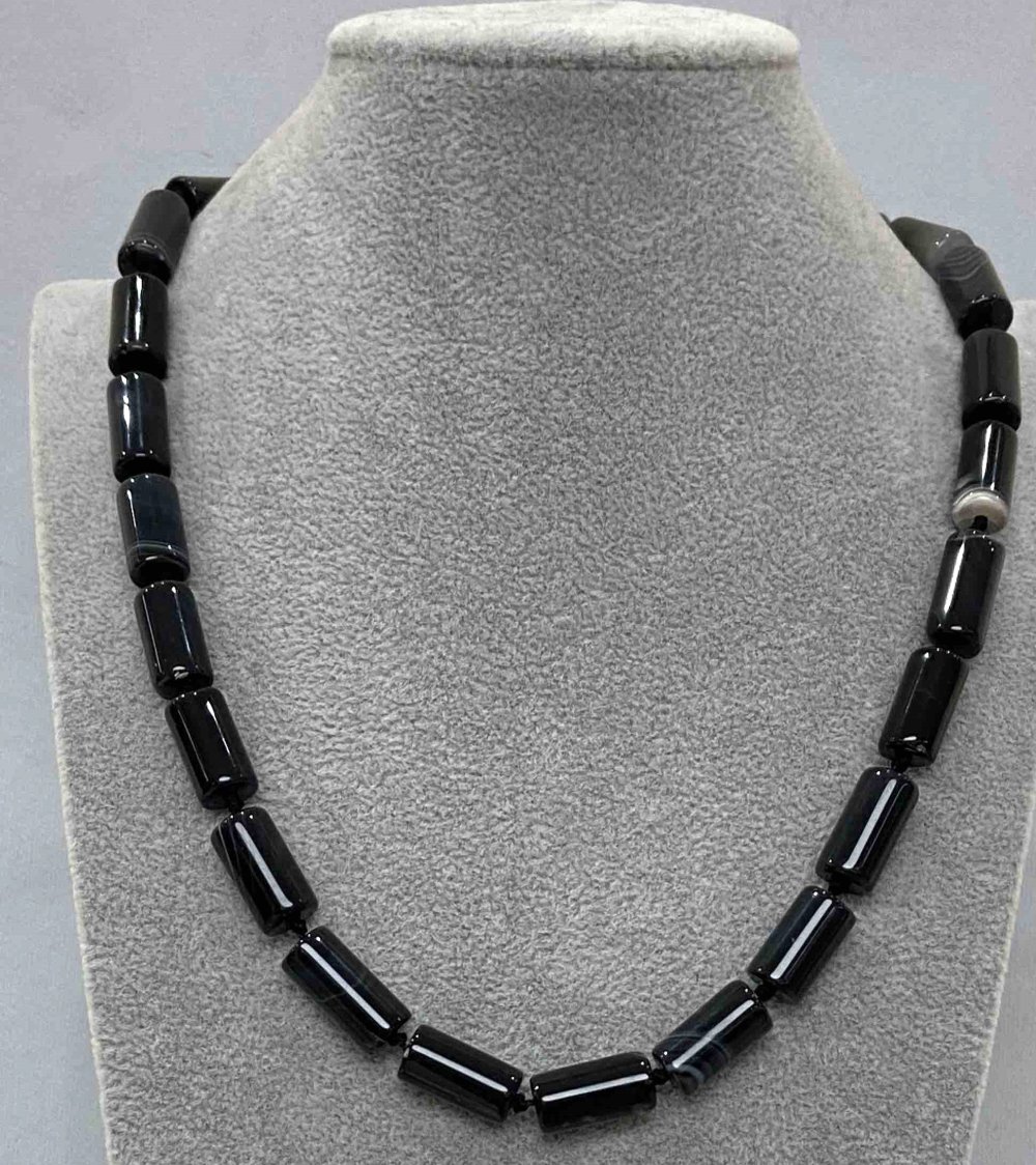 שרשרת אגאט חלקה בצינדרים, קוטר 15×8 מ״מ, אורך 45 ס״מ עם סגר