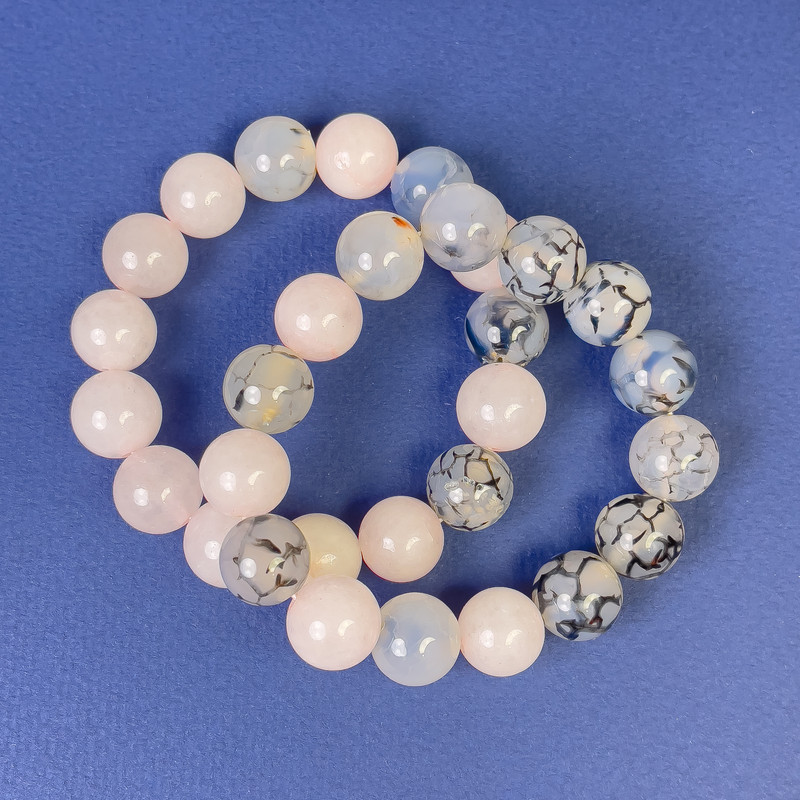 סט צמידים מקוורץ ורוד ואגת ורידי הדרקון – חרוזים חלקים בקוטר כ-12 מ״מ, אורך כ-18 ס״מ, אלסטי