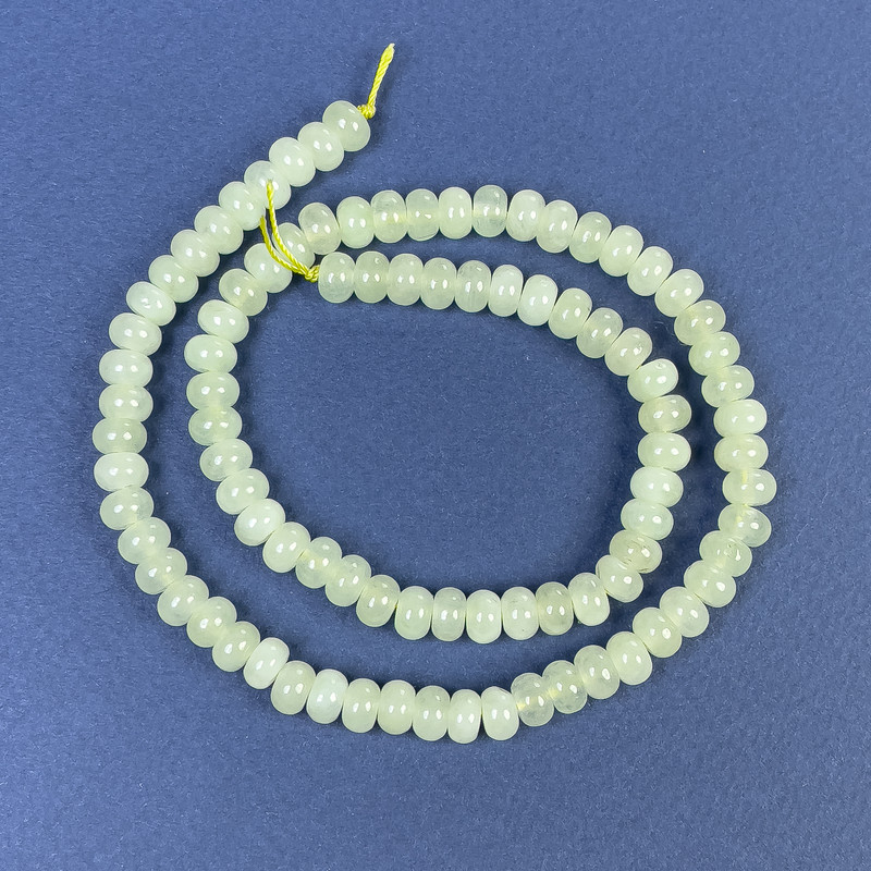 חרוזי אוניקס רונדל 6×4 מ״מ – על חוט, אורך 38 ס״מ