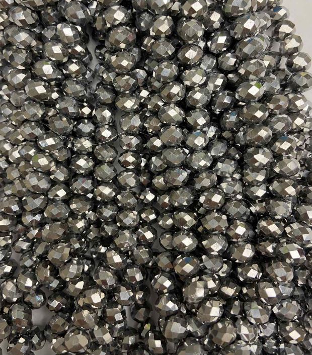 חרוזי קריסטל צ'כיה על חוט דק עם ציפוי בהיר-אפור, בצורת רונדל מחוספסת, קוטר 8×6 מ״מ, אורך 40 ס״מ +