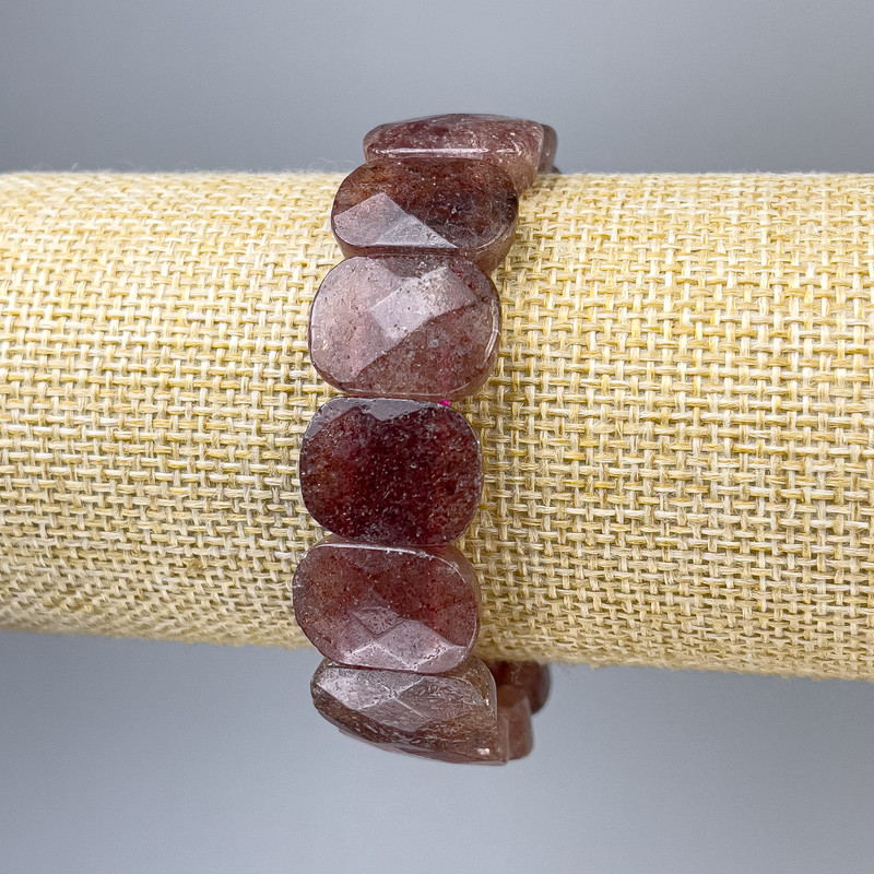 צמיד קוורץ תותי בקישור, קוטר 18×14 מ״מ, אורך 18 ס״מ +- על בסיס אלסטי