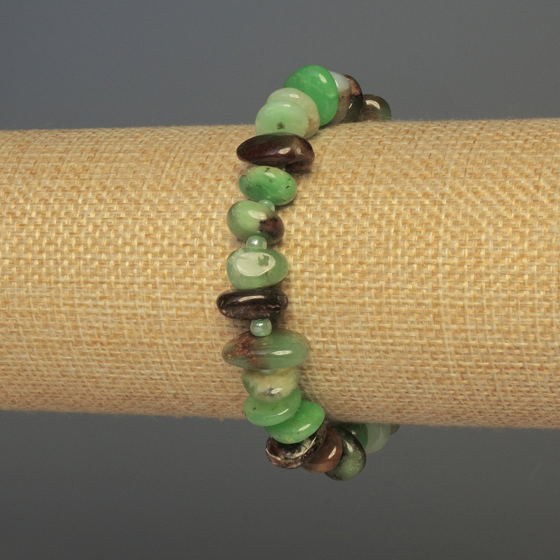 צמיד כריזופרז משונן, קוטר 8–12×4 מ״מ +- עם חרוזי 3 מ״מ +-, אורך 18 ס״מ+-