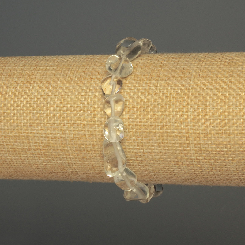 צמיד מקריסטל ההרים עם חרוזים מגולפים