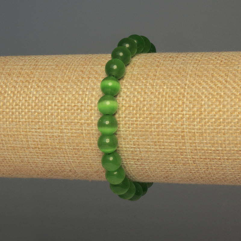 צמיד עין החתול הירוק, חרוזים חלקים בקוטר 8 מ״מ, אורך 18 מ״מ, סטרץ' אלסטי