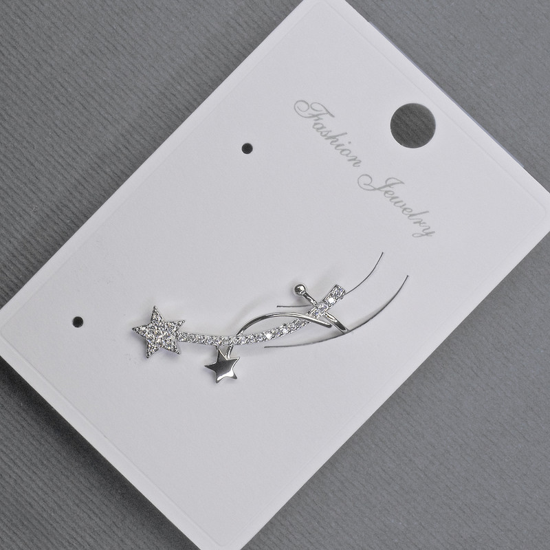 עגיל סטוד עם קאף על האוזן מתכת זהובה 11×28 מ״מ ± זרקונים לבנים