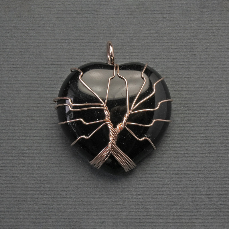 תליון לב אגט במעטפת זהובה, קוטר 30×30 מ״מ, אורך 37 מ״מ