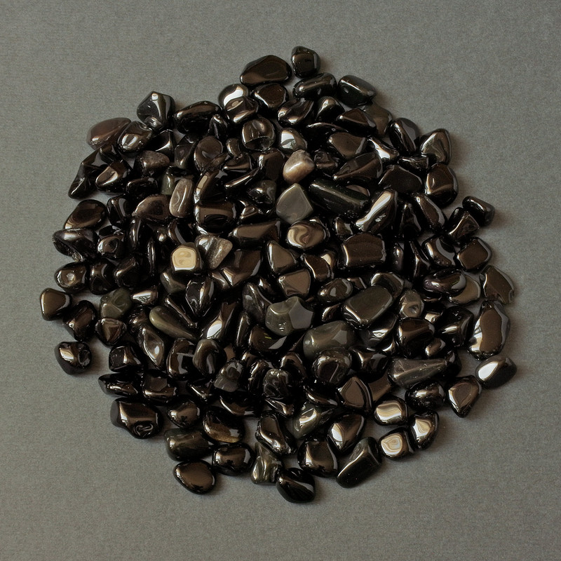 שבבי אגט טבעיים ללא חור 8-14×5-8 מ״מ± (ל-100 גרם±)