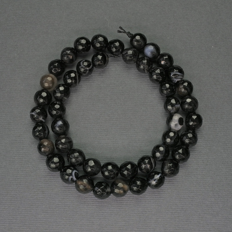 מחרוזות אגאט מלוטשות בקוטר 8 מ״מ על חוט אורך 37 סנטימטרים