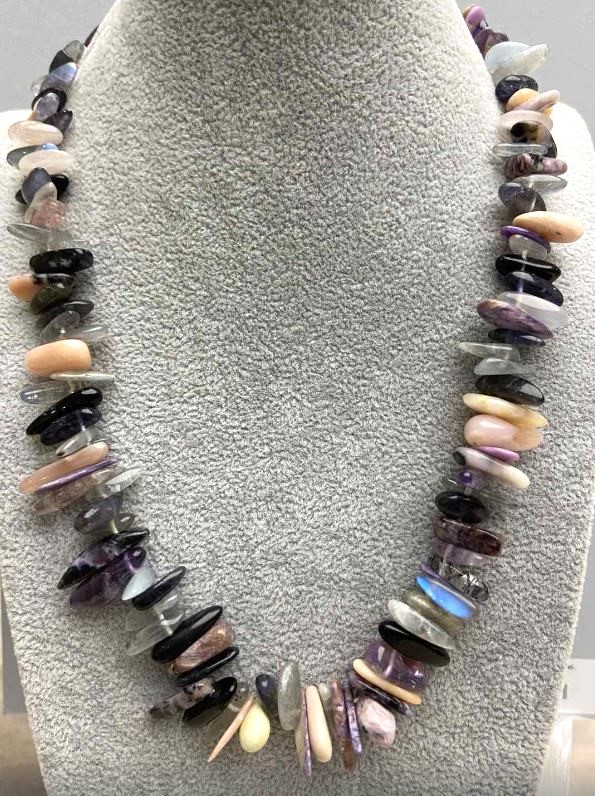 שרשרת אסורטי פירור מחט, קוטר 12-18×2-4 מ״מ ±, אורך 48 ס״מ ± עם סוגר מתכת כסופה