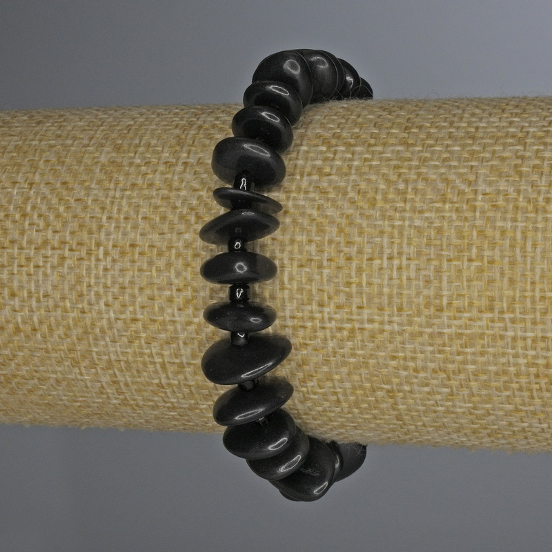 צמיד אגט שברי 10×3 מ״מ ± עם חרוזי זכוכית 3 מ״מ ±, אורך 18 ס״מ ±, צמיד מתיחה