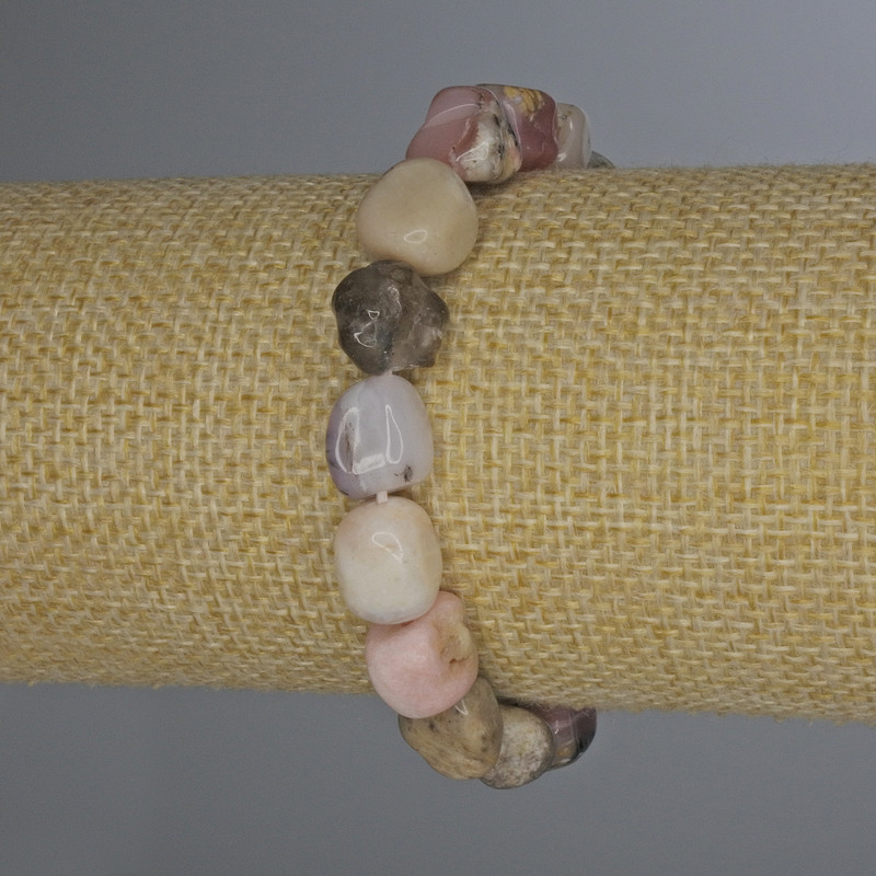 צמיד אופל ורוד חתוך בזוויות, קוטר 8–12×10 מ"מ, אורך 18 ס"מ, אלסטי