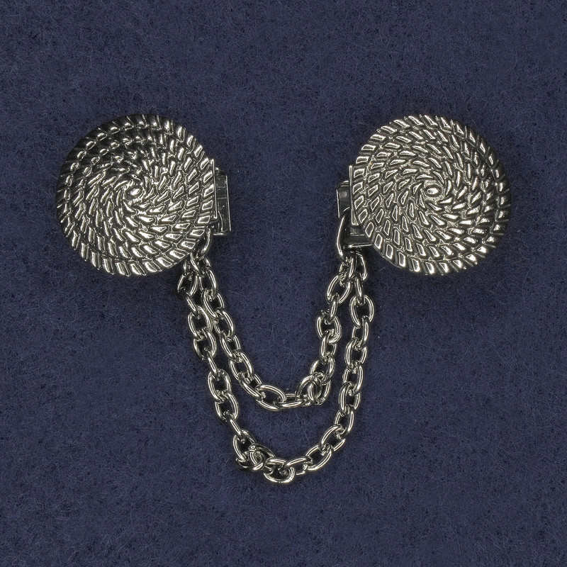 סיכה-סוגר לקרדיוגנים ממתכת כסופה, קוטר 20 מ״מ ±, שרשרת אורך כ-9 ס״מ+