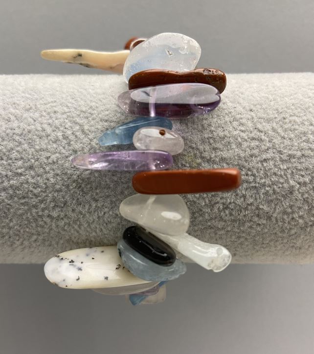 צמיד תערובת פירורי האבן הטבעית, קוטר 14×30 מ״מ+-, אורך 18 ס״מ+- גמיש