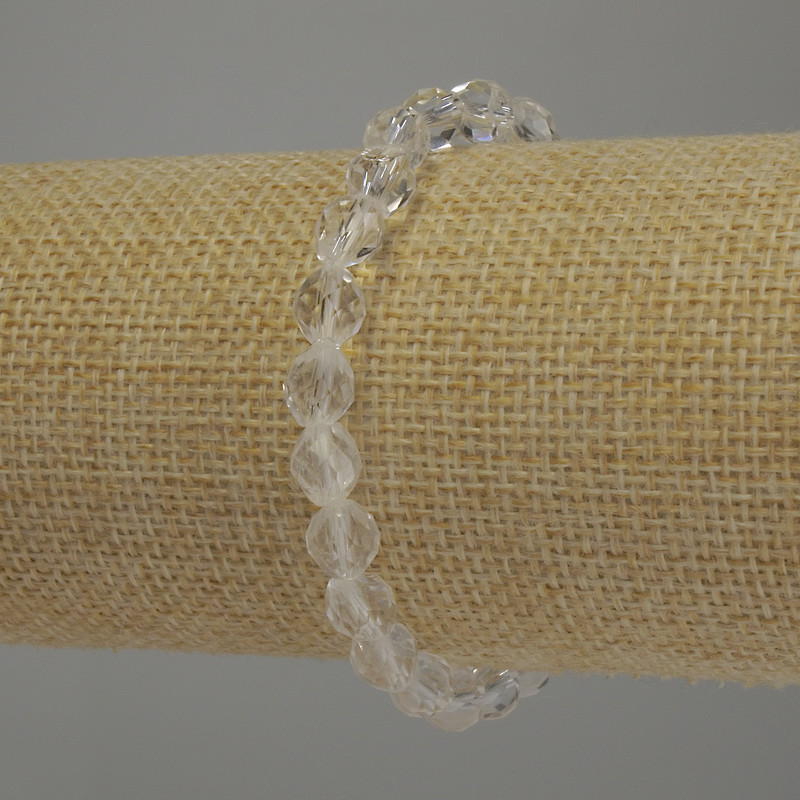 צמיד מקריסטל הרי מגולף בבייקונוס, קוטר 6 מ״מ ±, אורך 18 ס״מ אלסטי