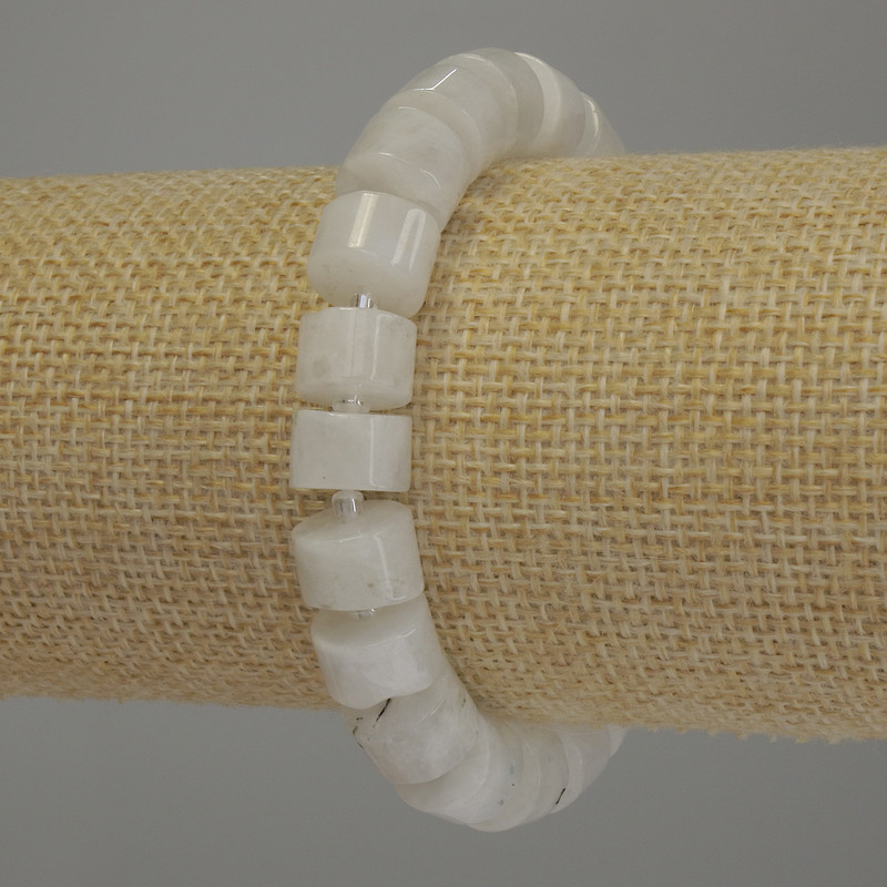 צמיד אדולאר רונדל, קוטר 10×7 מ״מ, חרוזים 3 מ״מ, אורך 18 ס״מ סטרץ'