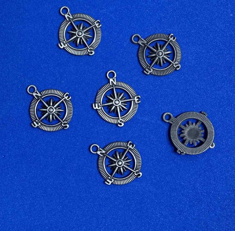 תליון 'הגה', קוטר 25×28 מ״מ ± אריזה 23 יחידות ± 20 גרם, צבע אפור