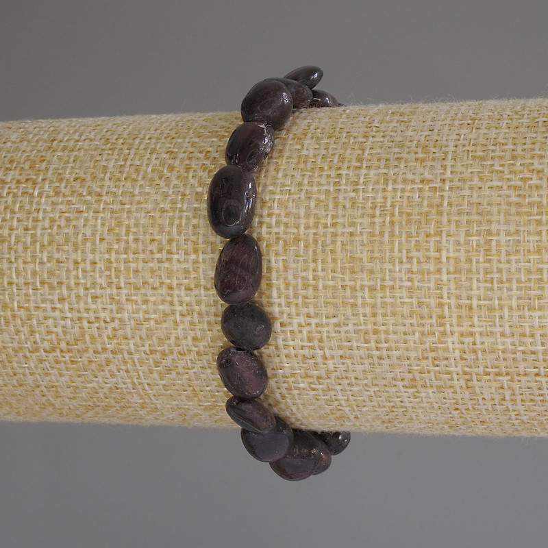 צמיד גרנט מלוטש, קוטר 7–10×8 מ"מ, אורך 18 ס"מ (סטרץ)