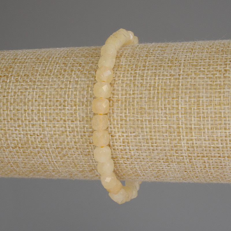 צמיד ציטרין בצורת קובייה מחוצצת, גודל 5×5 מ״מ, אורך 18 ס״מ (אלסטי)